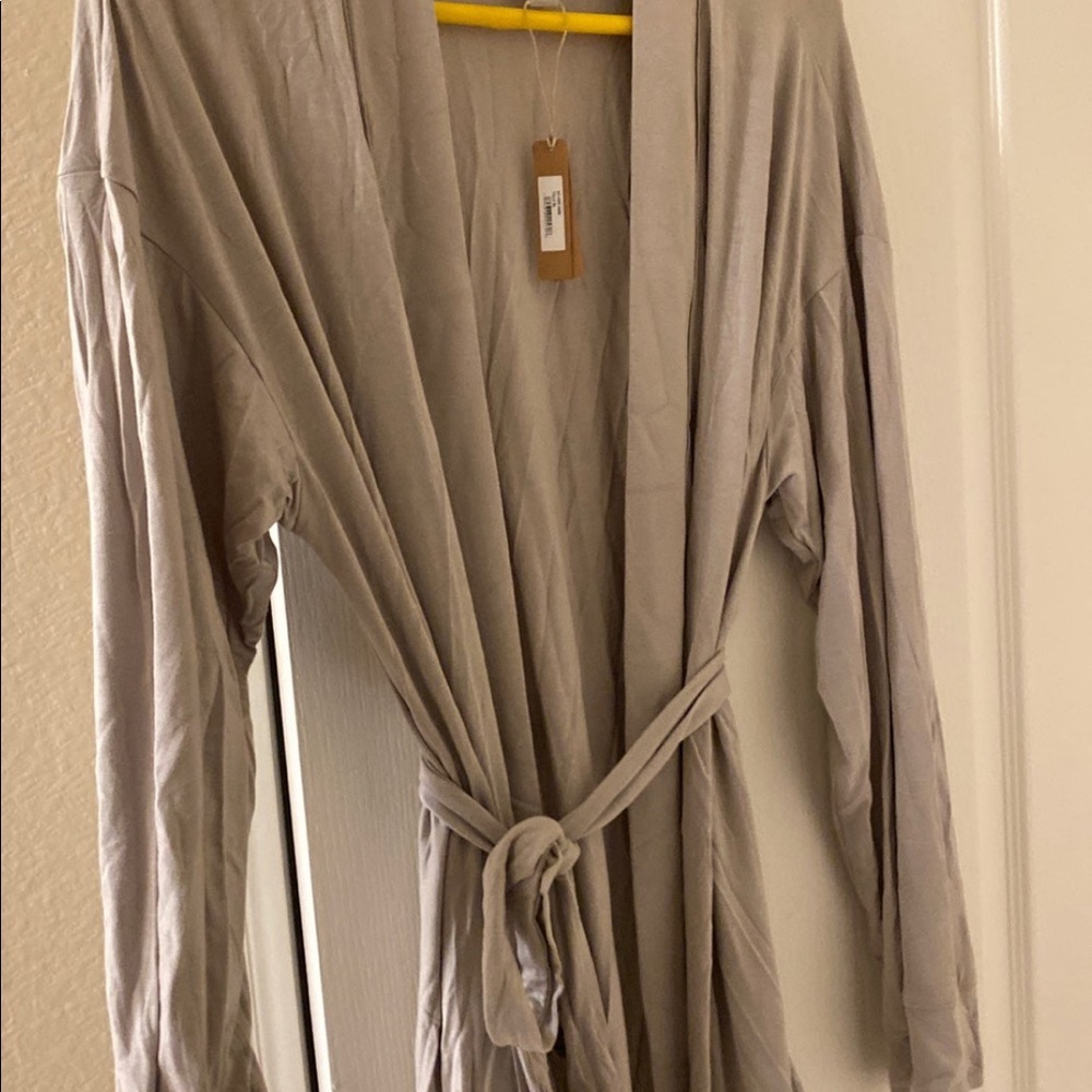 Skims Talc Robe - Picture 4 of 6